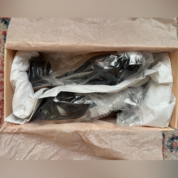 Loeffler Randall Emilia Pleated Knot Mule in Black Size 6.5 Never Before Worn - Picture 4 of 4